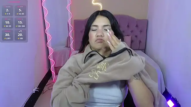 Snapshot of Chiara_tay chatting on 23, 11, 2025 Chiara tay online show from 23, 11, 2025