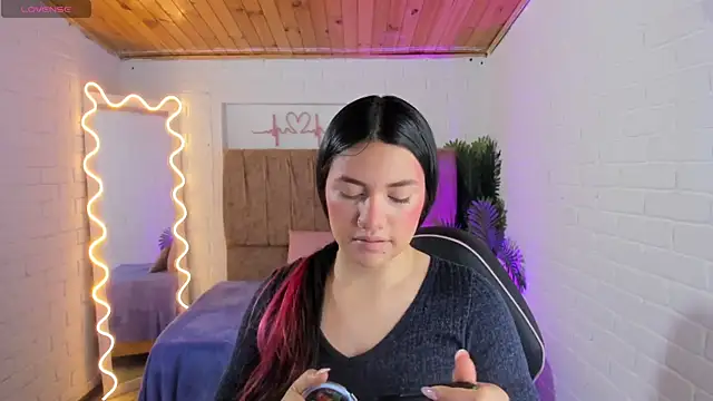 Snapshot of Chiara_tay chatting on 9, 10, 2025 Chiara tay online show from 9, 10, 2025