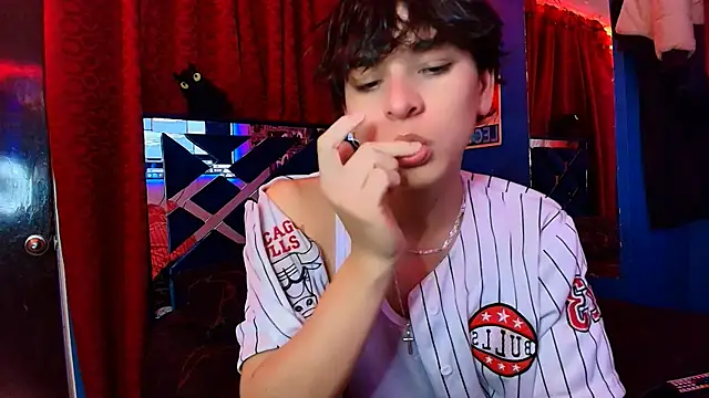 Luke Howland online show from 28, 11, 2025