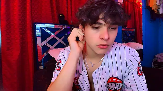 Snapshot of Luke_Howland chatting on 26, 6, 2026 Luke Howland online show from 26, 6, 2026