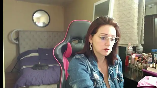 Carol Scottt online show from 10, 11, 2025