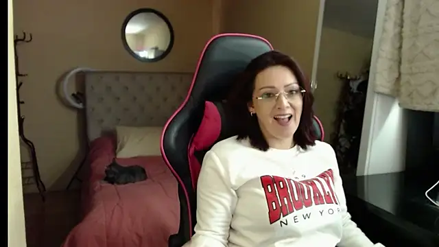 Carol Scottt online show from 18, 9, 2025