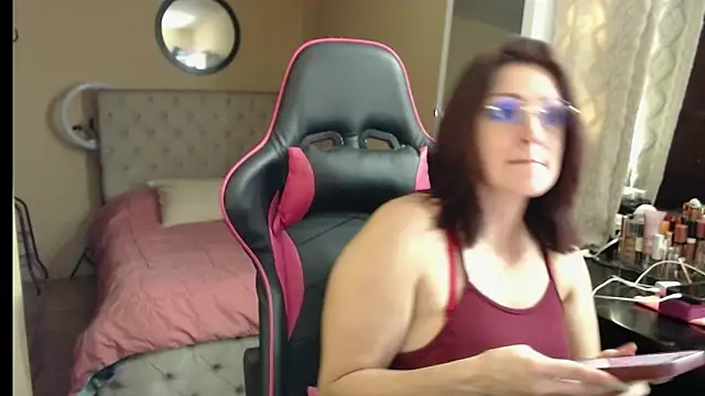 Carol Scottt online show from 21, 11, 2025