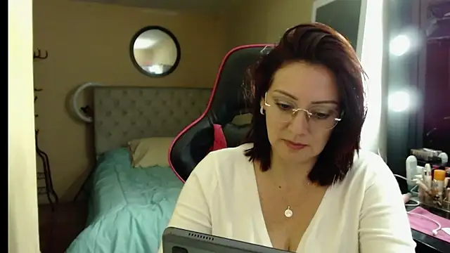 Carol Scottt online show from 25, 9, 2025