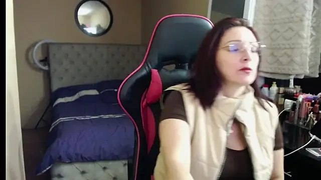 Carol Scottt online show from 11, 11, 2025