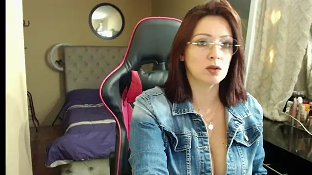 Carol Scottt online show from 30, 9, 2025