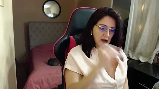 Carol Scottt online show from 18, 3, 2026