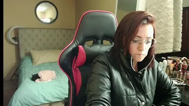 Carol Scottt online show from 23, 9, 2025