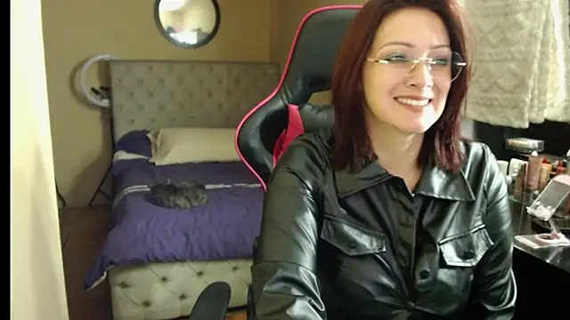 Carol Scottt online show from 3, 10, 2025