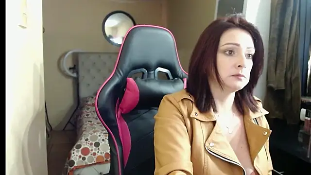 Carol Scottt online show from 31, 10, 2025