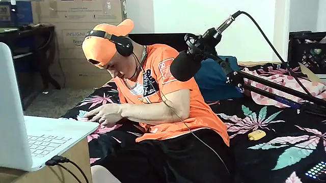 Snapshot of --D-a-D-D-y- chatting on 14, 3, 2025 --D-a-D-D-y- online show from 14, 3, 2025