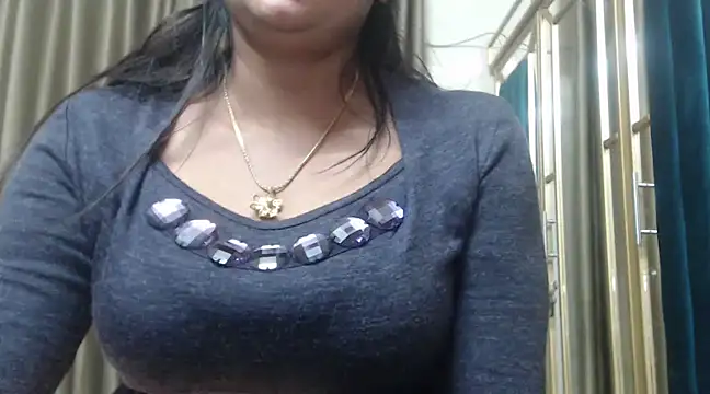 Snapshot of desi-maisa130 chatting on 13, 2, 2025 desi-maisa130 online show from 13, 2, 2025