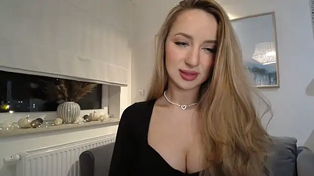 Snapshot of JulietteDiamond chatting on 15, 10, 2025 JulietteDiamond online show from 15, 10, 2025