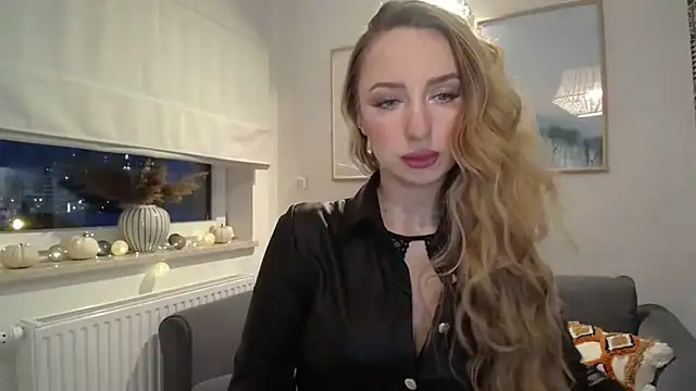 Snapshot of JulietteDiamond chatting on 26, 11, 2025 JulietteDiamond online show from 26, 11, 2025