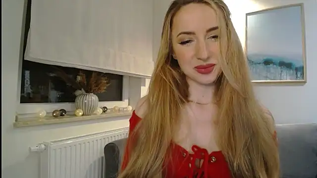 Snapshot of JulietteDiamond chatting on 6, 3, 2025 JulietteDiamond online show from 6, 3, 2025