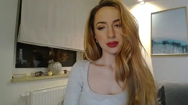 Snapshot of JulietteDiamond chatting on 4, 3, 2025 JulietteDiamond online show from 4, 3, 2025