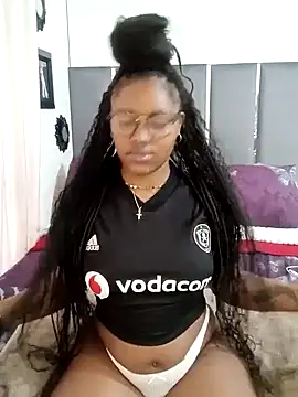 Snapshot of charmainexxx chatting on 24, 9, 2025 charmainexxx online show from 24, 9, 2025