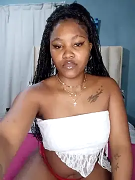 Snapshot of charmainexxx chatting on 9, 10, 2025 charmainexxx online show from 9, 10, 2025