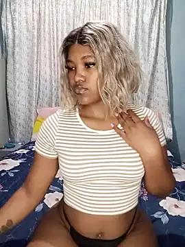 Snapshot of charmainexxx chatting on 1, 3, 2025 charmainexxx online show from 1, 3, 2025