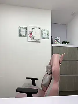 SophiaLaurens online show from 14, 3, 2025