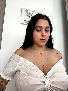 SophiaLaurens online show from 22, 9, 2025