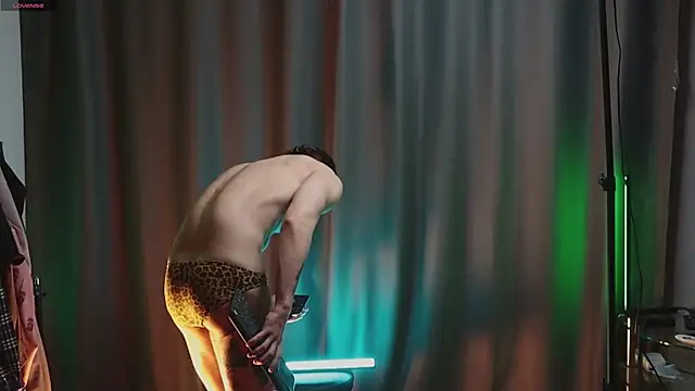 pleasure8869 online show from 18, 3, 2025