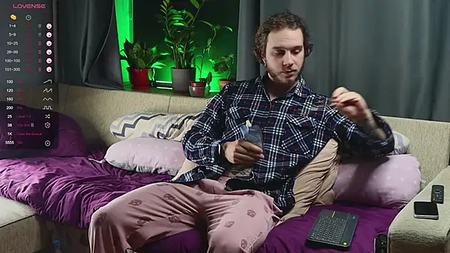 pleasure8869 online show from 20, 9, 2025