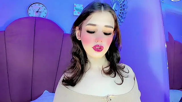 ValeriaAguilar online show from 19, 9, 2025