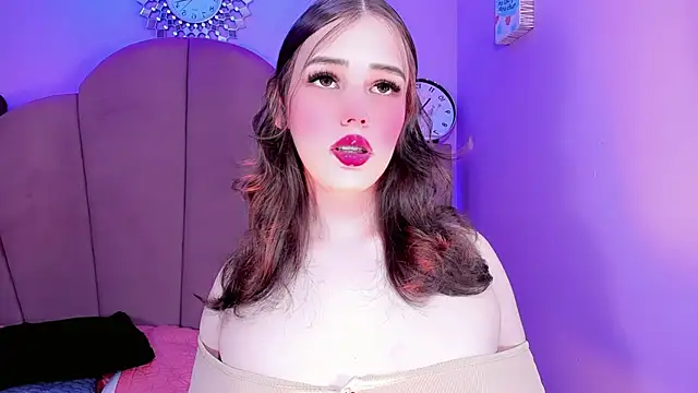 ValeriaAguilar online show from 1, 12, 2025