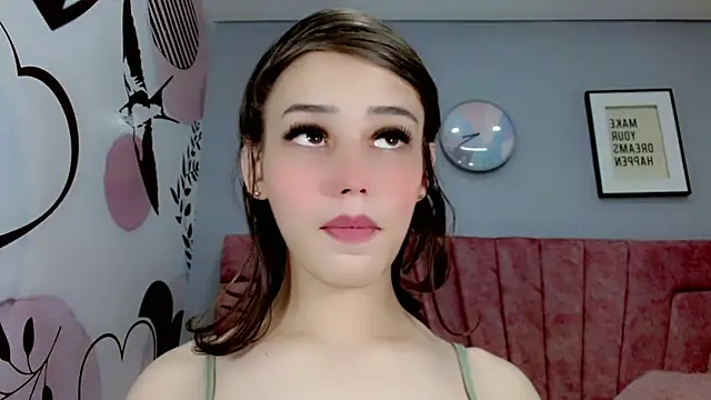 ValeriaAguilar online show from 28, 2, 2025