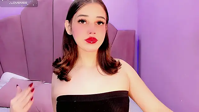 Snapshot of ValeriaAguilar chatting on 7, 6, 2026 ValeriaAguilar online show from 7, 6, 2026