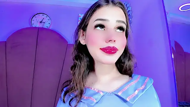 ValeriaAguilar online show from 18, 9, 2025