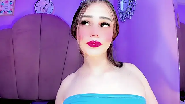 ValeriaAguilar online show from 4, 10, 2025