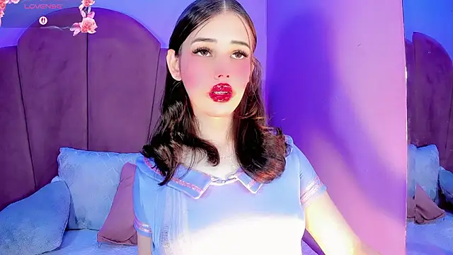 ValeriaAguilar online show from 27, 3, 2026