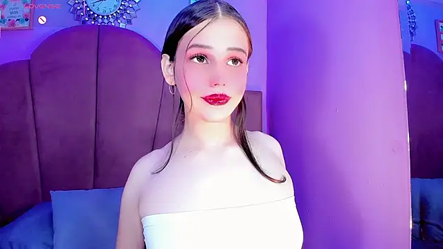 ValeriaAguilar online show from 10, 2, 2026