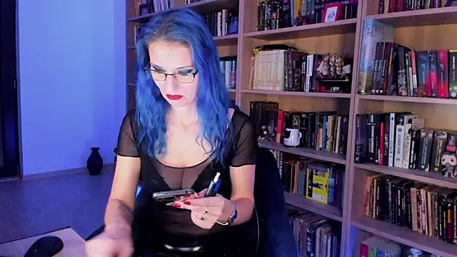 Queen of Hearts1 online show from 30, 11, 2025