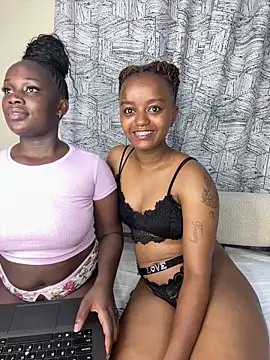 Snapshot of Doublefreaks chatting on 6, 2, 2026 Doublefreaks online show from 6, 2, 2026