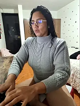 Thaliacooper  online show from 27, 10, 2025