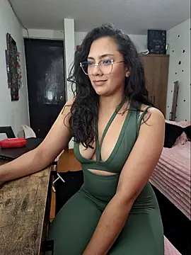 Thaliacooper  online show from 14, 3, 2026