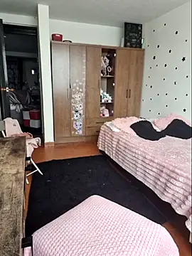 Thaliacooper  online show from 28, 3, 2026