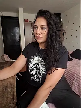 Thaliacooper  online show from 25, 3, 2026