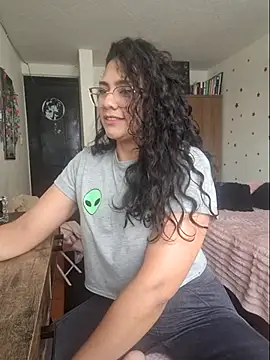 Thaliacooper  online show from 14, 4, 2026