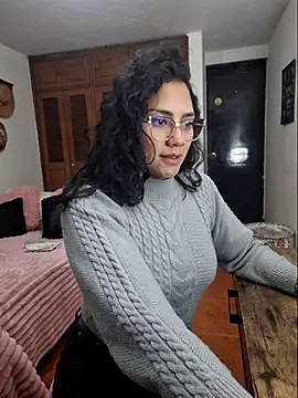 Thaliacooper  online show from 20, 9, 2025