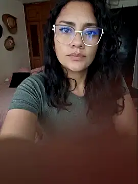 Thaliacooper  online show from 19, 9, 2025