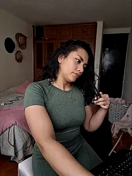 Thaliacooper  online show from 8, 3, 2025