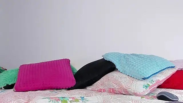 msschloee  online show from 23, 2, 2025