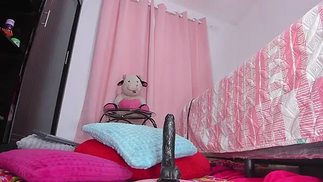 msschloee  online show from 18, 2, 2025