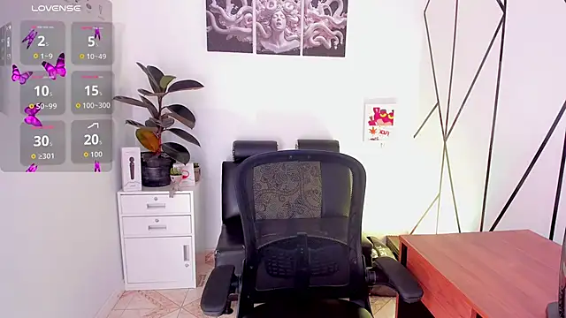 Megan Do Santos online show from 4, 11, 2025