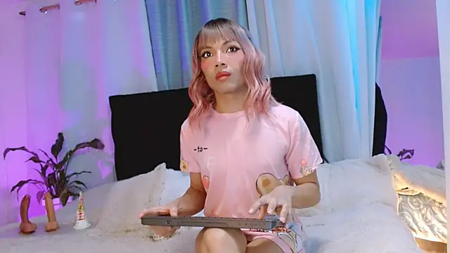 Megan Do Santos online show from 13, 9, 2025