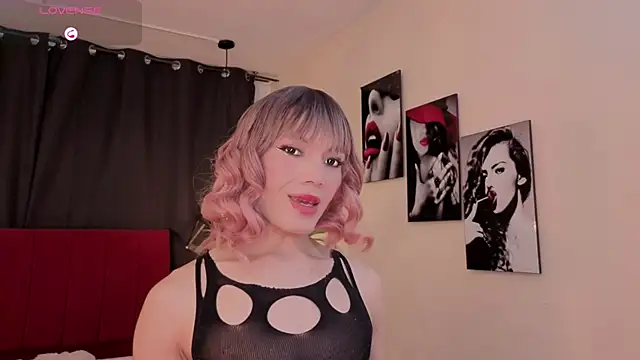 Megan Do Santos online show from 14, 10, 2025